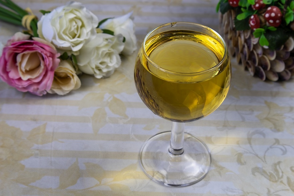 Вино из белой смородины – классический рецепт