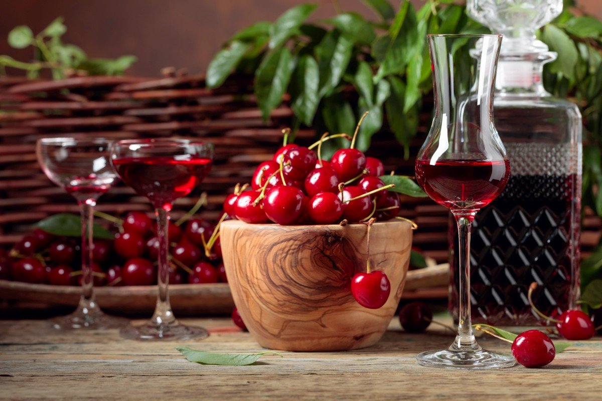 Вино из вишни в домашних условиях. 2 простых рецепта
