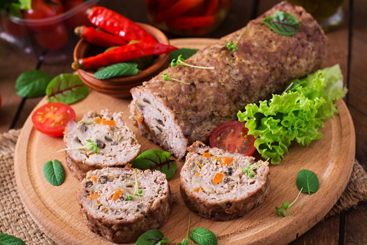 Праздничный рулет из фарша