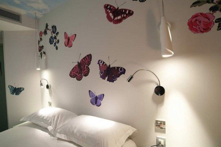 Бабочки-наклейки на стену своими руками