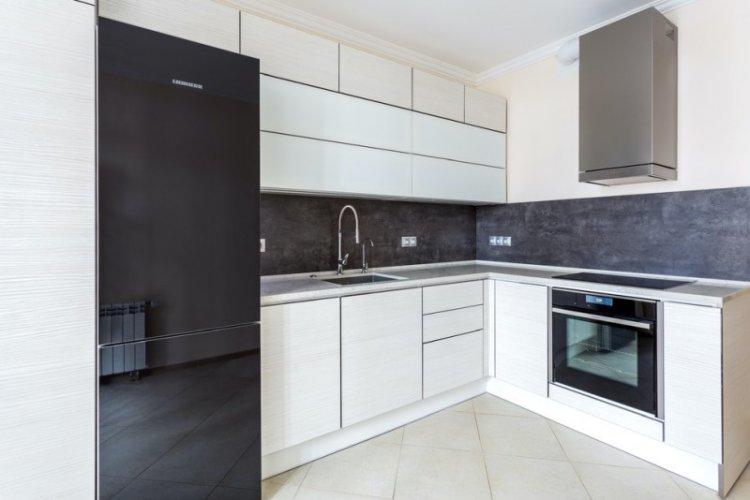 Современная белая кухня - дизайн интерьера фото