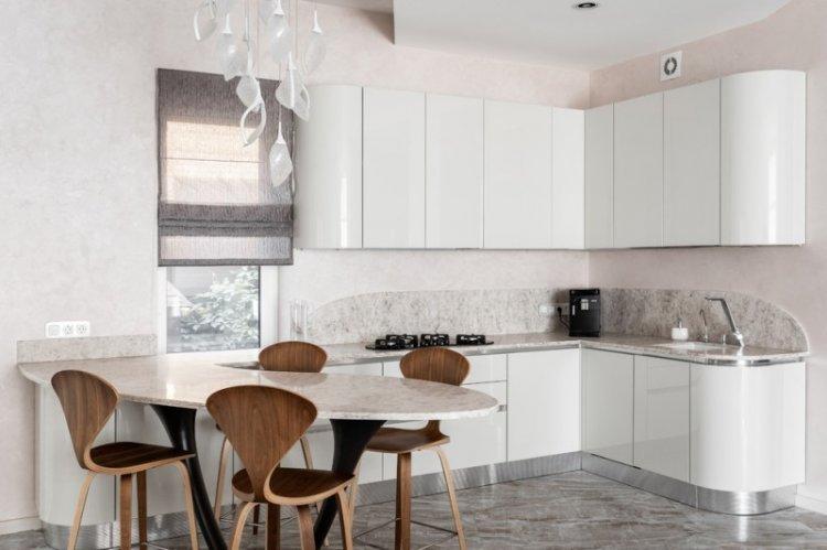 Белая глянцевая кухня - дизайн интерьера фото
