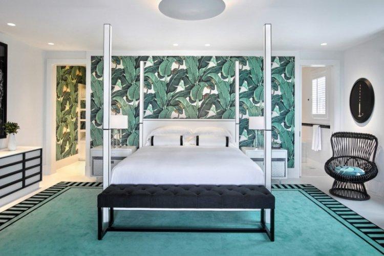 Бирюзовая спальня в тропическом стиле - Дизайн интерьера