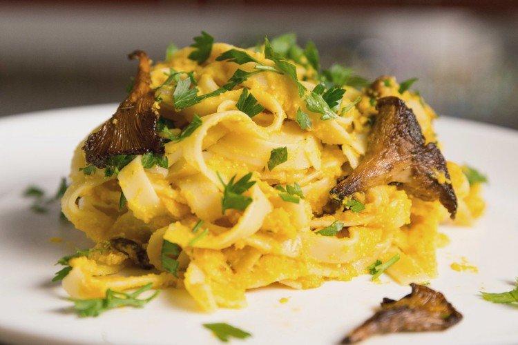 Паста с грибами и тыквенным соусом - рецепты
