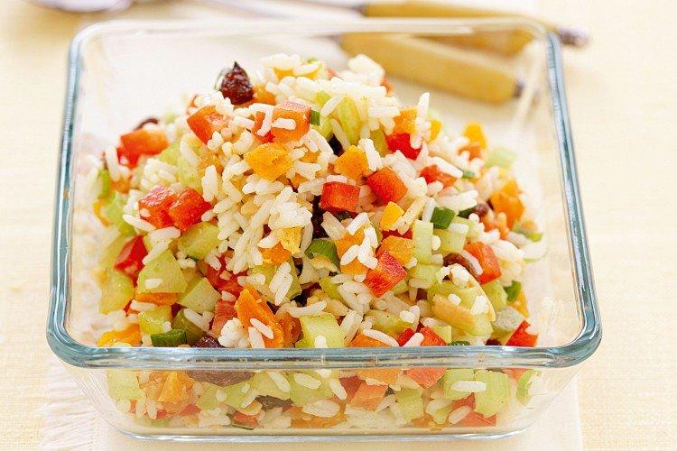 Овощной салат с рисом - Блюда из риса рецепты