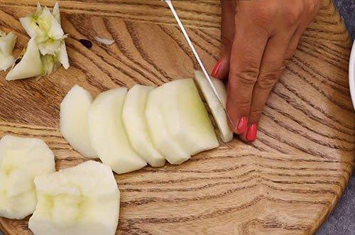 Булочки из дрожжевого теста с яблоками - рецепты пошагово