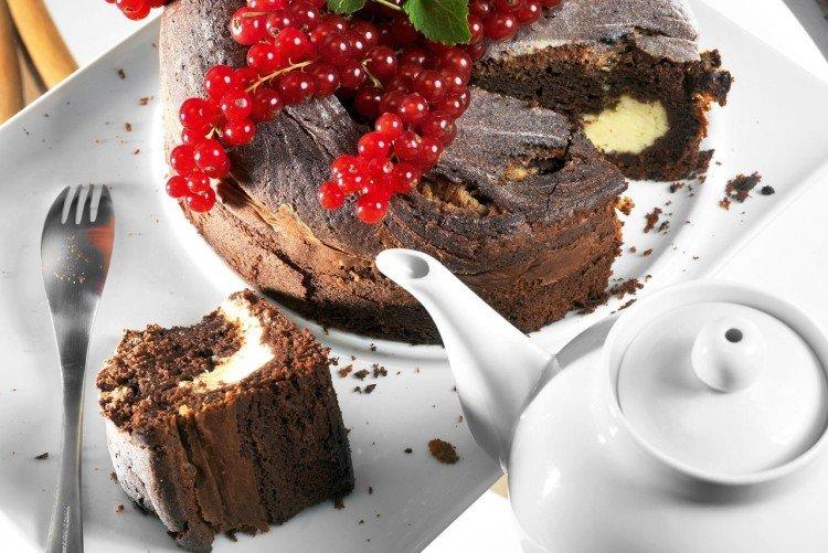 Быстрый шоколадный пирог с маскарпоне к чаю - рецепты