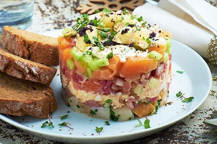 Новогодний рыбный салат - Что приготовить на Новый год 2021 рецепты