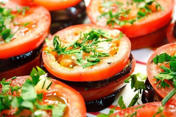 Баклажаны с помидорами - Что приготовить на ужин быстро и вкусно