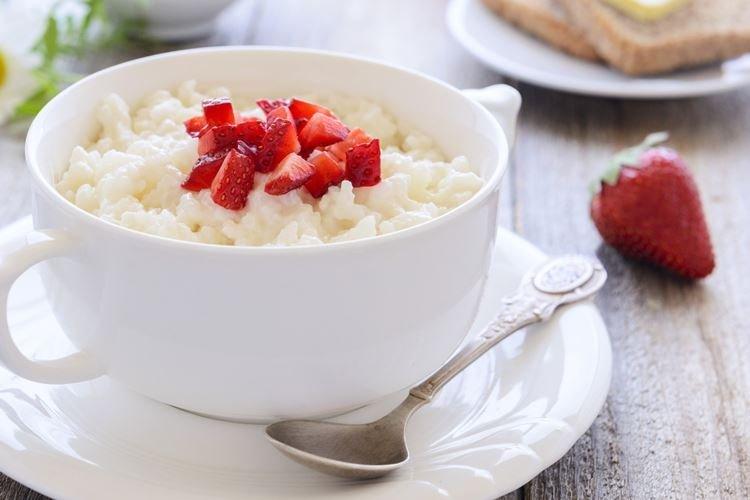 Рисовая каша со сгущенкой - Что приготовить на завтрак быстро и вкусно