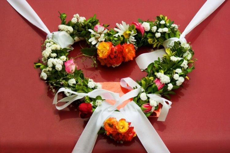 Цветочное сердце на свадьбу - Цветочный декор на свадьбу