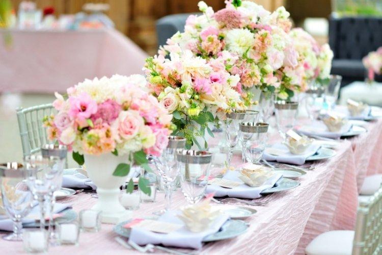 Цветочные композиции на столе - Цветочный декор на свадьбу