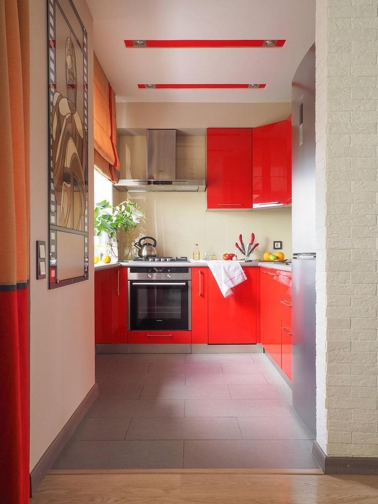 Красная кухня 2 на 3 метра - Дизайн интерьера