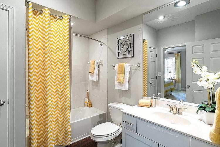 Минимум декора и аксессуаров - Дизайн маленькой ванной комнаты