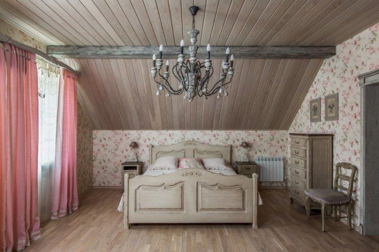 Дизайн спальни в мансарде - фото