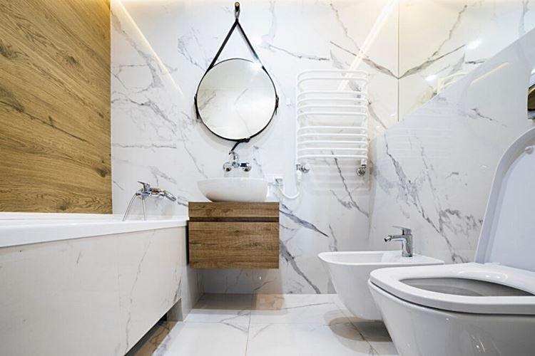 Дизайн маленькой ванной комнаты 2021