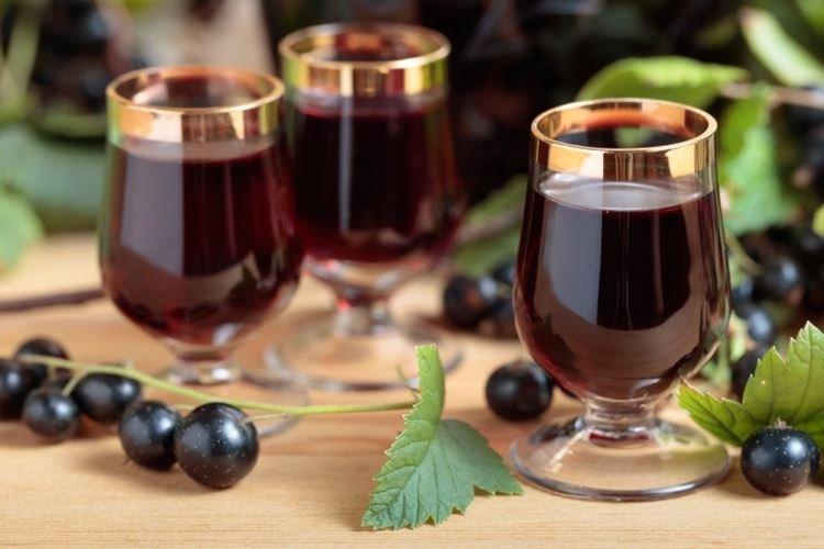 Классическое вино из черной смородины - рецепт в домашних условиях