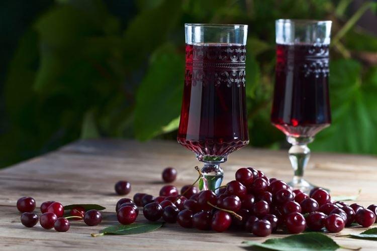 Вино из вишни с косточками - рецепт в домашних условиях