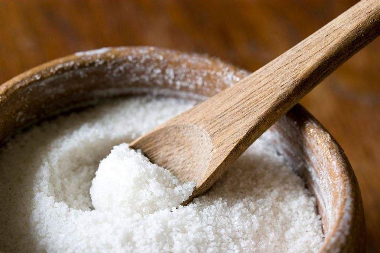 Соль - Народные средства от фитофторы на помидорах
