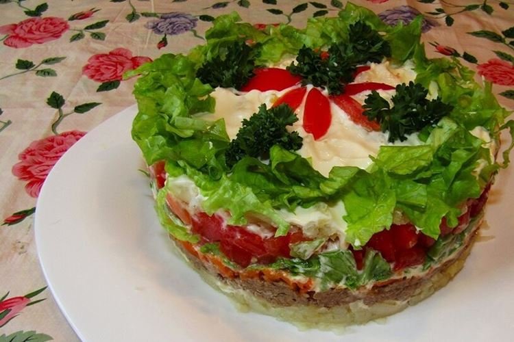 Слоеный салат с тунцом