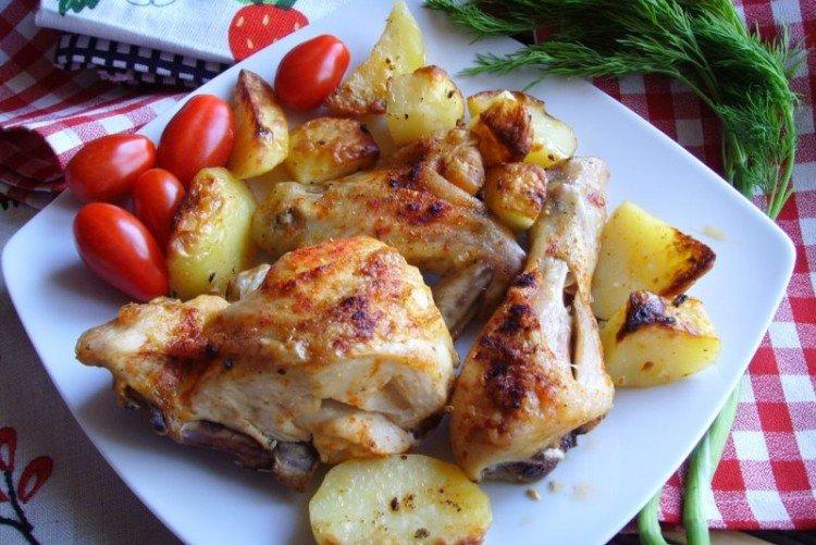 Курица с картошкой, чесноком и аджикой в духовке