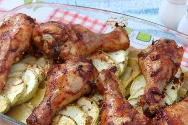 Курица с кабачками в духовке