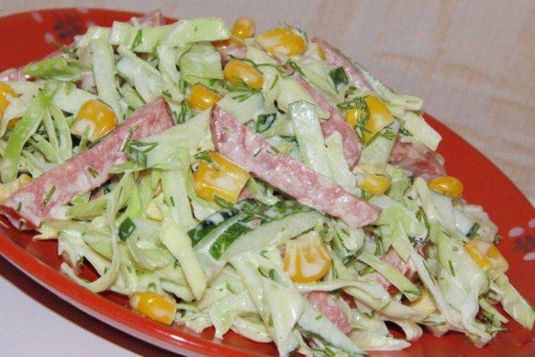 Салат из свежей капусты с огурцом и колбасой