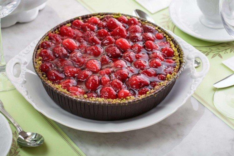 Тирольский пирог с ягодами