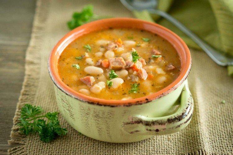 20 рецептов фасолевых супов на любой вкус