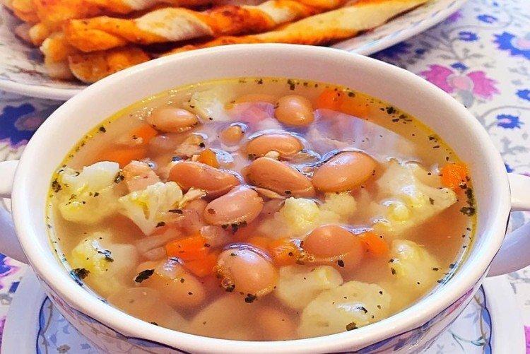 Фасолевый суп с цветной капустой