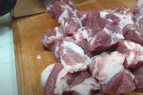 Шашлык из свинины в духовке на шпажках рецепт с фото