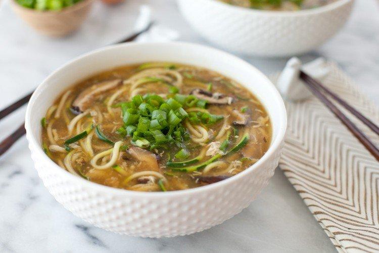 Суп с рисовой вермишелью, грибами и говядиной