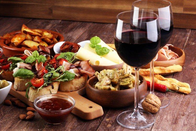 20 оригинальных закусок к вину в домашних условиях