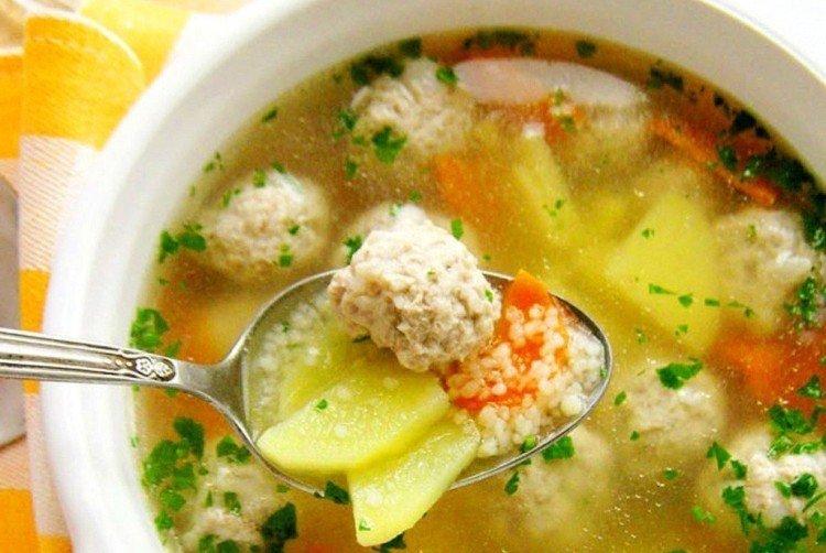 Суп с фрикадельками и кускусом