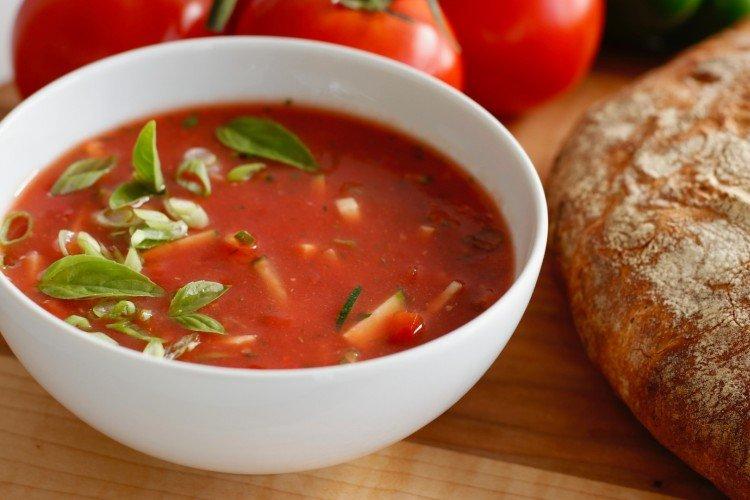 Томатный суп с овощами