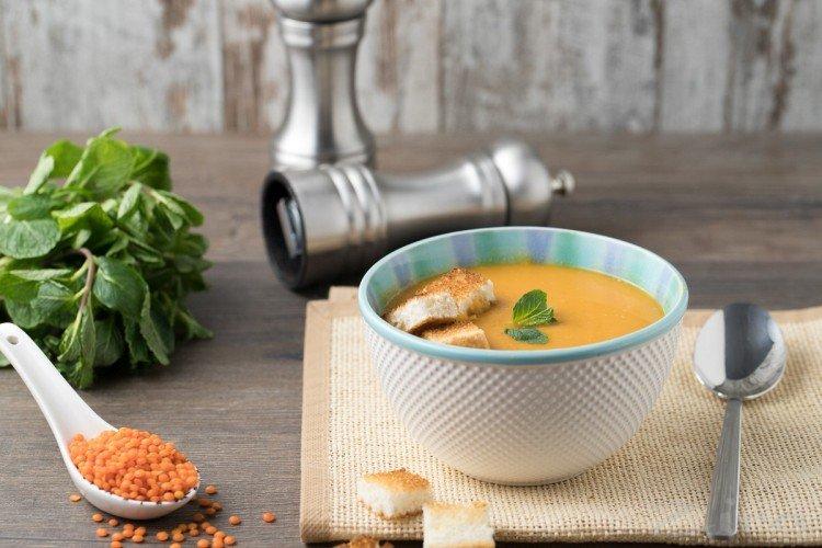 Крем-суп из красной чечевицы со сливками