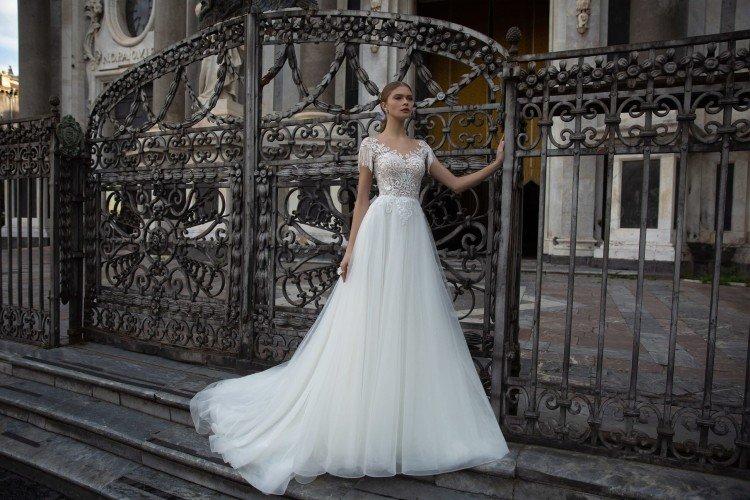 Модные свадебные платья 2021 - фото и идеи