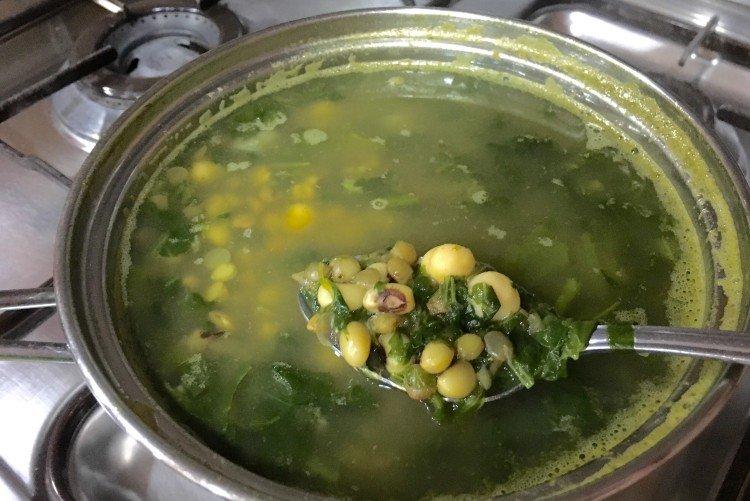 Суп с машем и шпинатом