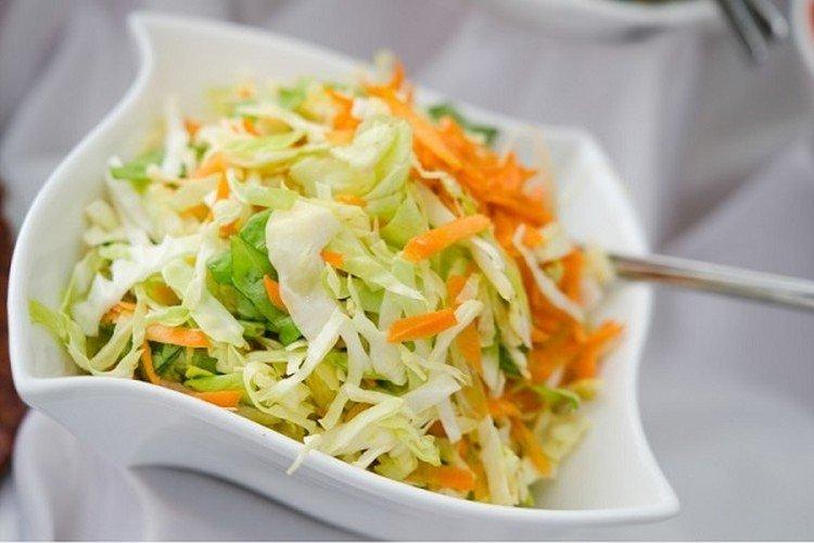 Салат с пекинской капустой и морковкой