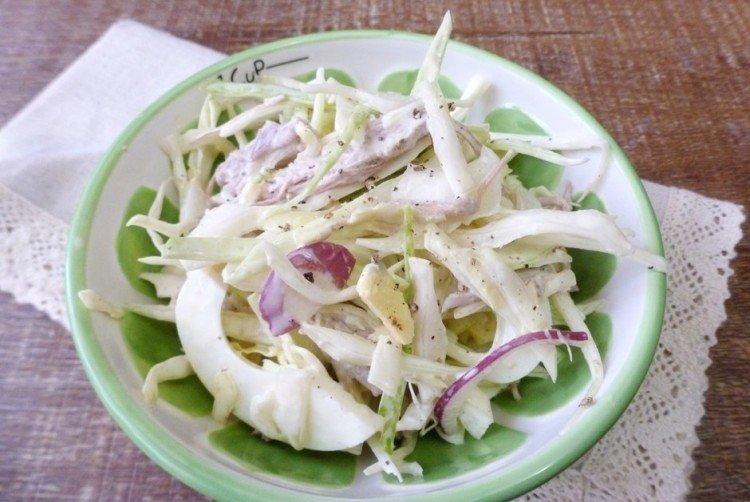 Мясной салат с капустой