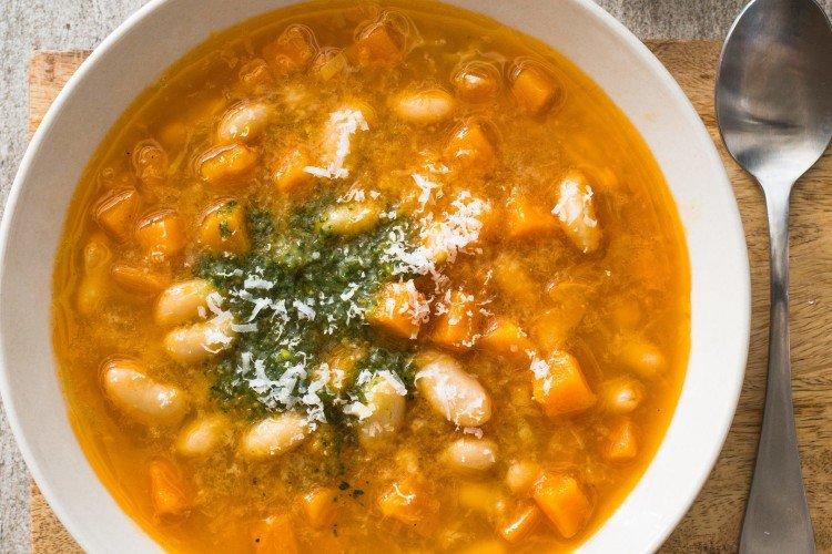 Куриный суп с вермишелью и фасолью