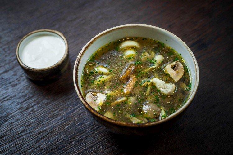 Грибной суп с зеленью
