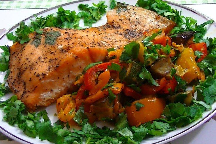Запеченная рыба с овощами в духовке