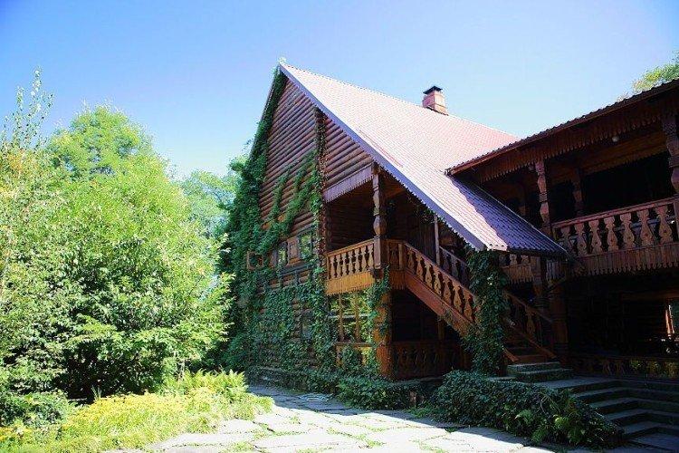 Чайные домики в Уч-Дере Чайные домики в Уч-Дере