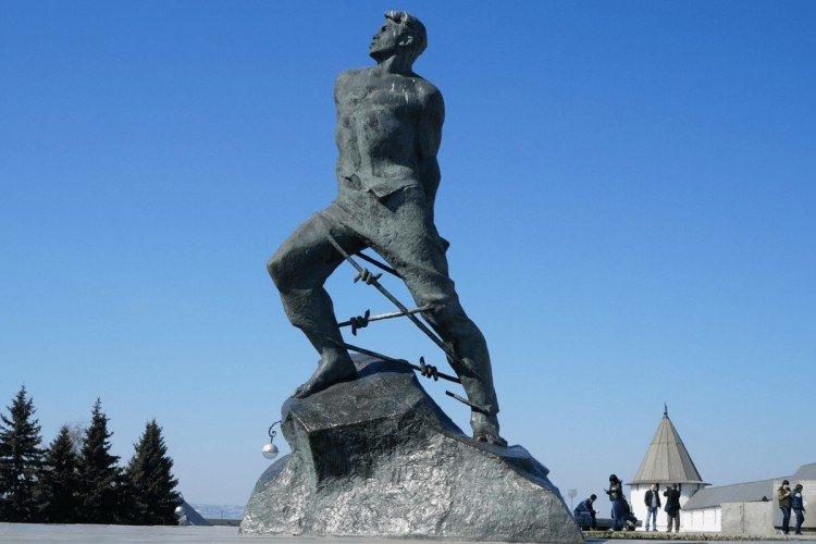 Памятник Мусе Джалилю Памятник Мусе Джалилю