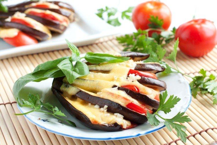 20 рецептов баклажанов с помидорами, которые разнообразят ваше меню