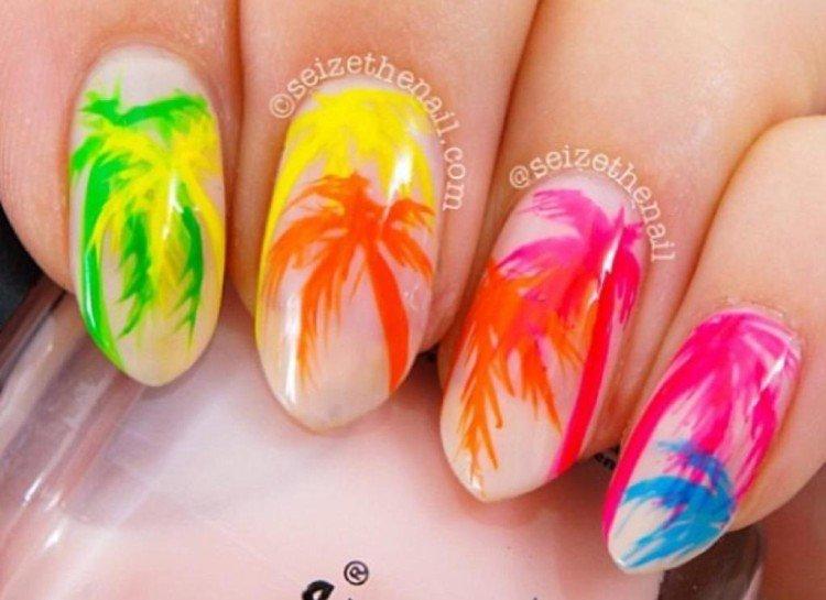 Разноцветные рисунки на ногтях