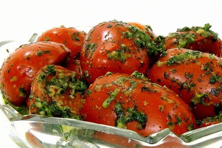 Острые помидоры, маринованные по-корейски