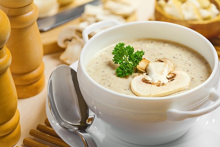 Классический крем-суп из шампиньонов