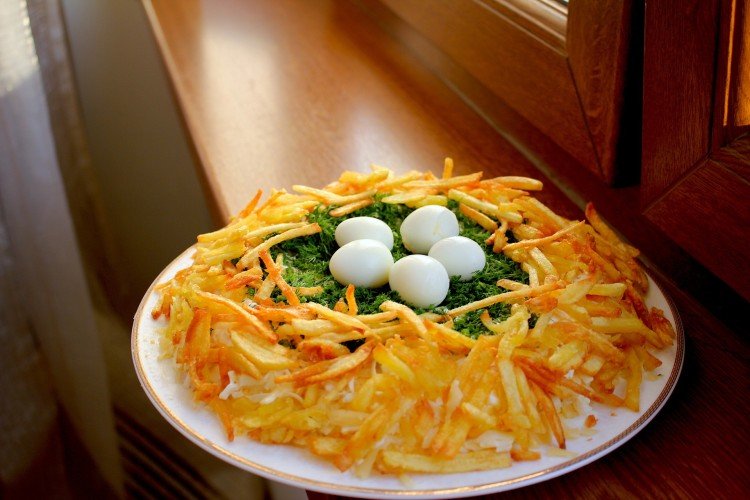 Как приготовить салат гнездо глухаря в домашних условиях пошагово с фото
